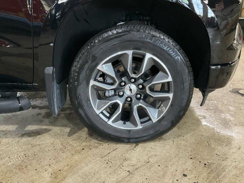 Used 2024 Chevrolet Silverado 1500 RST AWD/4WD image 16
