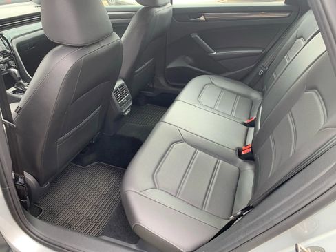 Used 2021 Volkswagen Passat 2.0T R-Line image 20