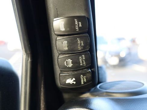 Used 2016 Jeep Wrangler Unlimited Sport image 15