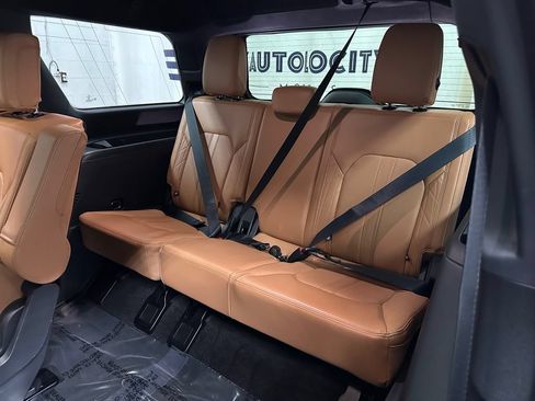 Used 2022 Ford Expedition Platinum AWD/4WD image 23