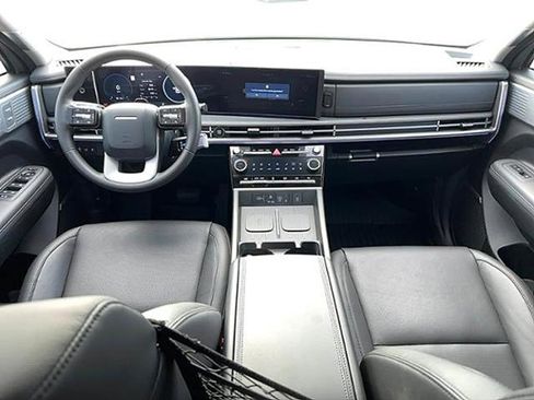 Used 2025 Hyundai Santa Fe Limited image 9