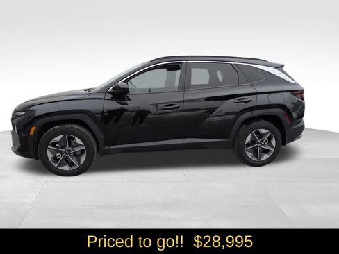 Certified 2025 Hyundai Tucson SEL image 3