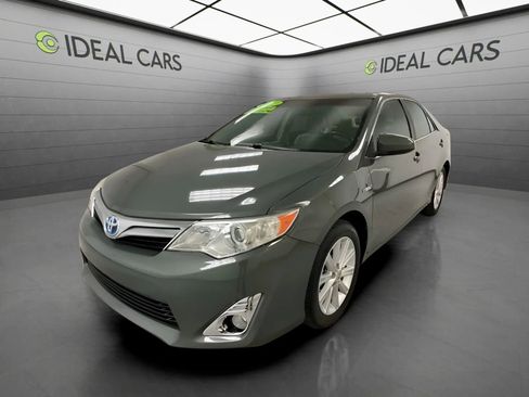 Used 2012 Toyota Camry XLE w/ Leather Pkg FWD image 1