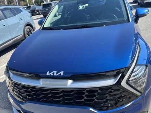 Certified 2025 Kia Sportage EX w/ Premium Package image 2