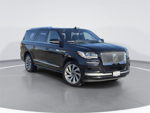 Used 2023 Lincoln Navigator L Reserve image 1