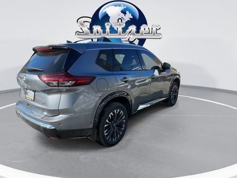 Used 2026 Nissan Rogue Platinum w/ Platinum Premium Package image 9