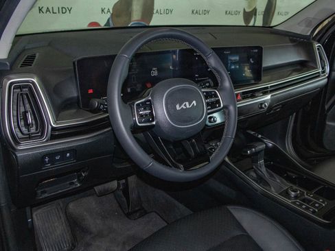 Used 2025 Kia Sorento EX image 6