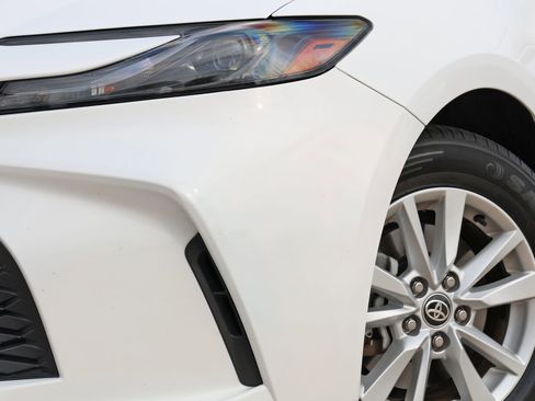 Used 2025 Toyota Camry LE AWD/4WD image 13