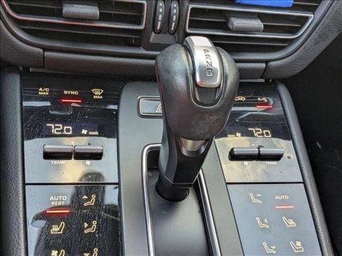 Used 2022 Porsche Macan image 4