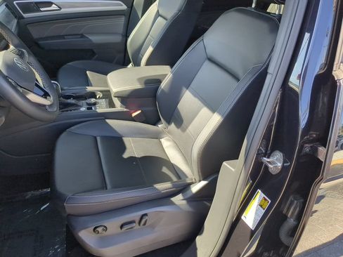 Certified 2022 Volkswagen Atlas Cross Sport SE AWD/4WD image 20