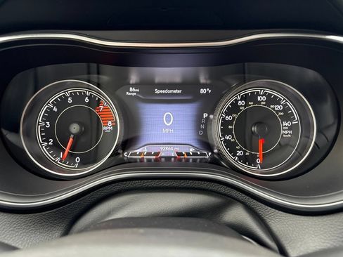 Used 2020 Jeep Cherokee Trailhawk w/ Cold Weather Group AWD/4WD image 26