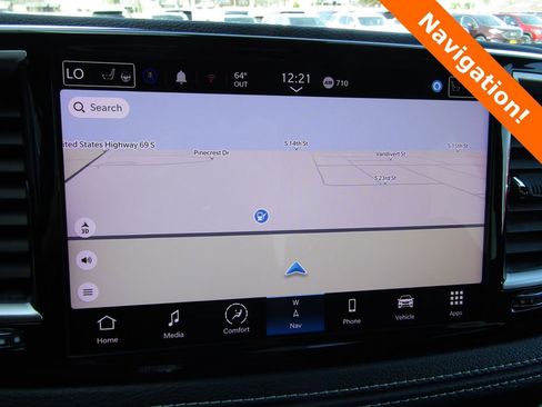 Used 2024 Chrysler Pacifica Select image 14