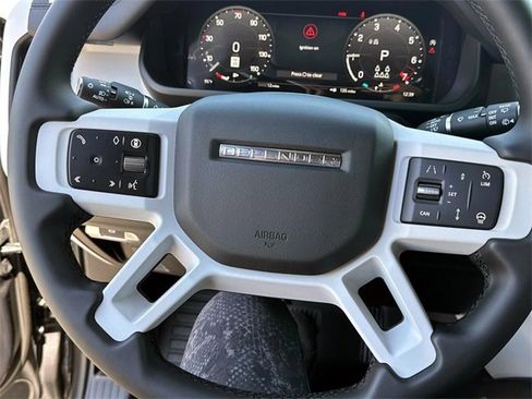 New 2025 Land Rover Defender 130 X-Dynamic SE image 27