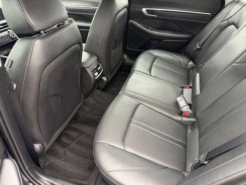 Certified 2025 Hyundai Sonata Limited FWD image 11
