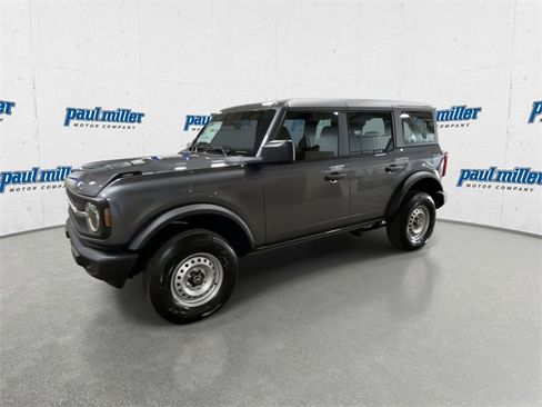 New 2025 Ford Bronco 4-Door image 5