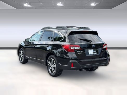 Used 2019 Subaru Outback 2.5i Limited AWD/4WD image 3
