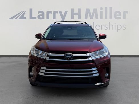 Used 2019 Toyota Highlander XLE FWD image 8