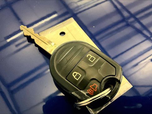 Used 2013 Ford Edge SEL image 9