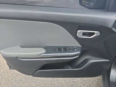 Used 2025 Kia K4 FWD image 19