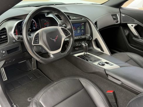 Used 2019 Chevrolet Corvette Stingray Coupe w/ 1LT RWD image 12