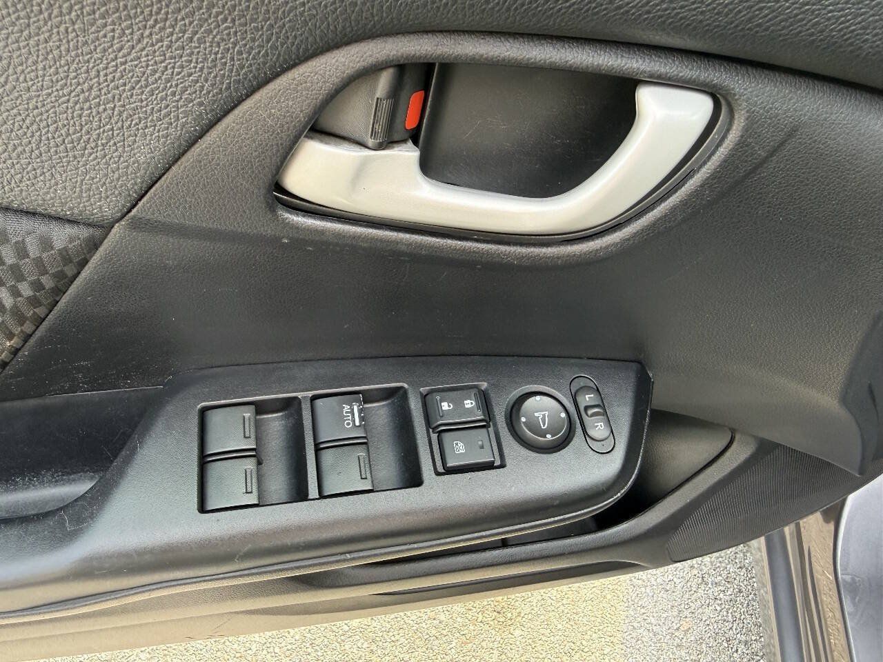 Used 2015 Honda Civic SE image 19