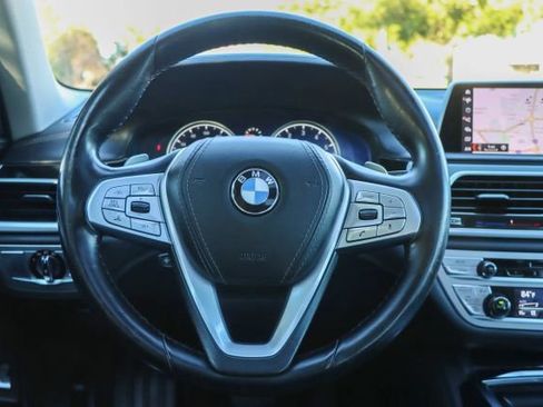 Used 2019 BMW 740i w/ Executive Package image 28