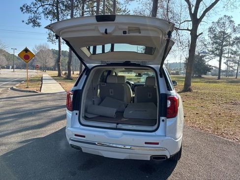 Used 2023 GMC Acadia Denali w/ Denali Ultimate Package image 18