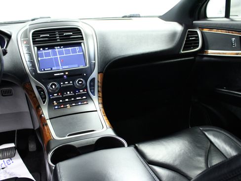 Used 2016 Lincoln MKX Reserve w/ Equipment Group 102A image 19