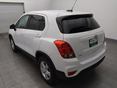 Used 2020 Chevrolet Trax LS w/ Tint and Cruise Package FWD image 5