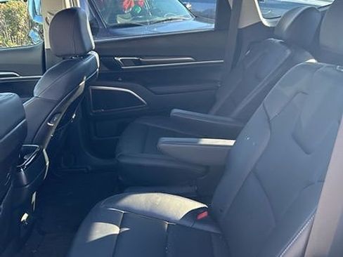 Certified 2025 Kia Telluride S image 17