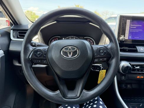 Used 2024 Toyota RAV4 LE FWD image 20