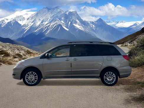 Used 2007 Toyota Sienna LE image 2