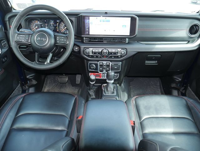 Used 2025 Jeep Gladiator Rubicon w/ Convenience Group AWD/4WD image 6