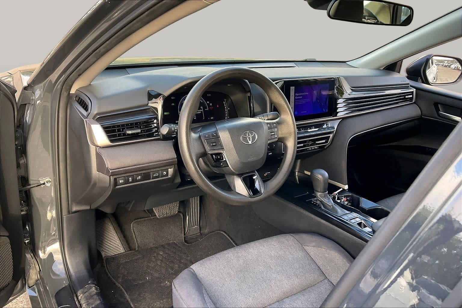 Used 2025 Toyota Camry LE FWD image 16