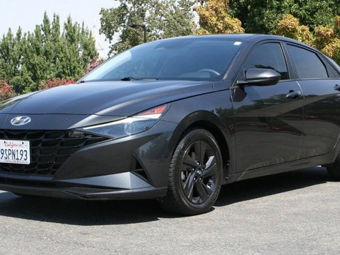 Used 2021 Hyundai Elantra SEL FWD image 9
