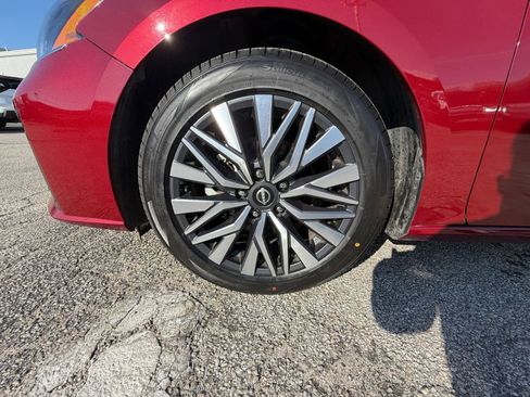 Used 2025 Nissan Altima 2.5 SV image 32