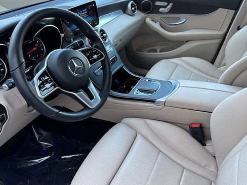Certified 2022 Mercedes-Benz GLC 300 4MATIC image 4