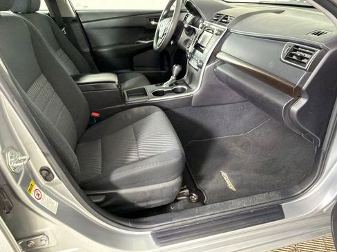 Used 2015 Toyota Camry LE FWD image 13