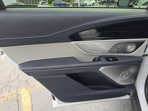 Used 2024 Lincoln Nautilus Reserve w/ Equipment Group 203A image 13