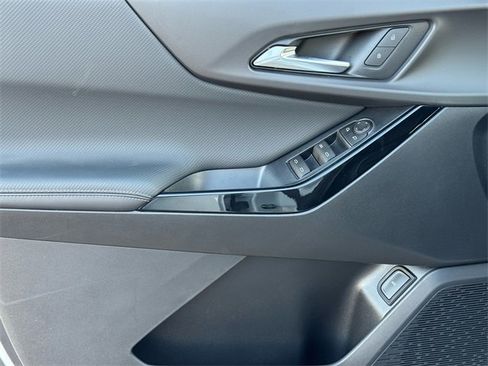 New 2026 Chevrolet Equinox LT w/ Convenience Package II image 18