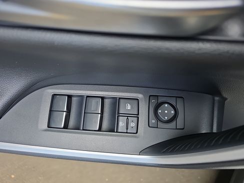 Used 2025 Toyota RAV4 XSE AWD/4WD image 26