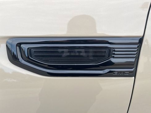 Used 2022 GMC Sierra 1500 Elevation image 37