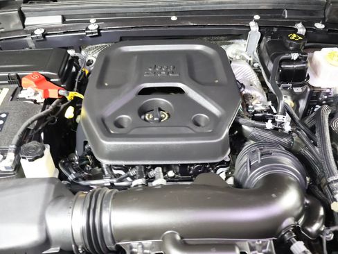 Used 2025 Jeep Wrangler Unlimited Sport S 4xe AWD/4WD image 17