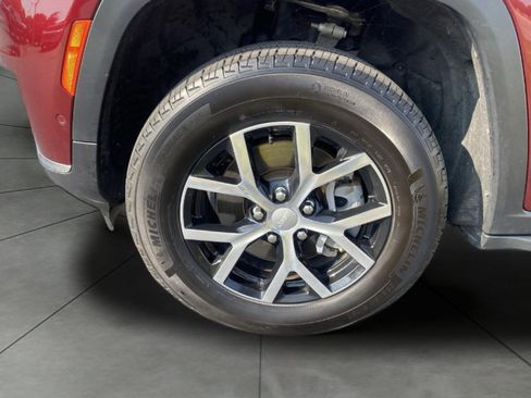 Used 2024 Jeep Grand Cherokee L Limited w/ Luxury Tech Group II AWD/4WD image 8