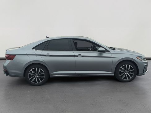 New 2026 Volkswagen Jetta SE image 6