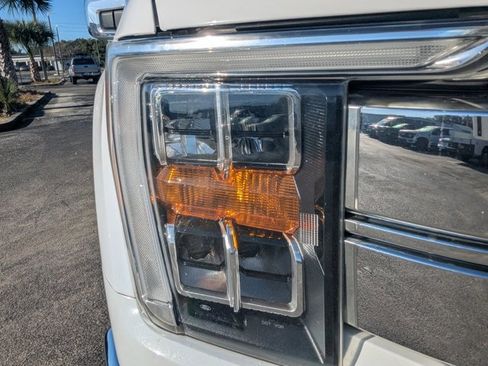 Used 2021 Ford F150 Lariat image 11