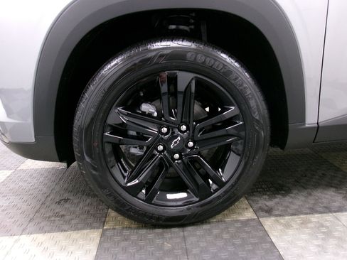 Used 2026 Chevrolet Trax ACTIV FWD image 16