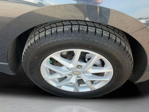 Used 2022 Chevrolet Equinox LS FWD image 9