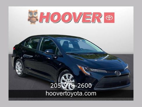 Used 2026 Toyota Corolla LE FWD image 1