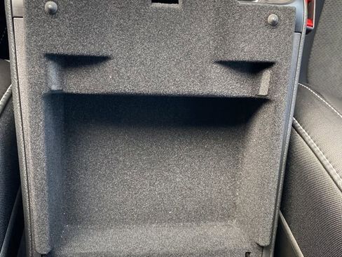 New 2025 Jeep Grand Cherokee Altitude image 32